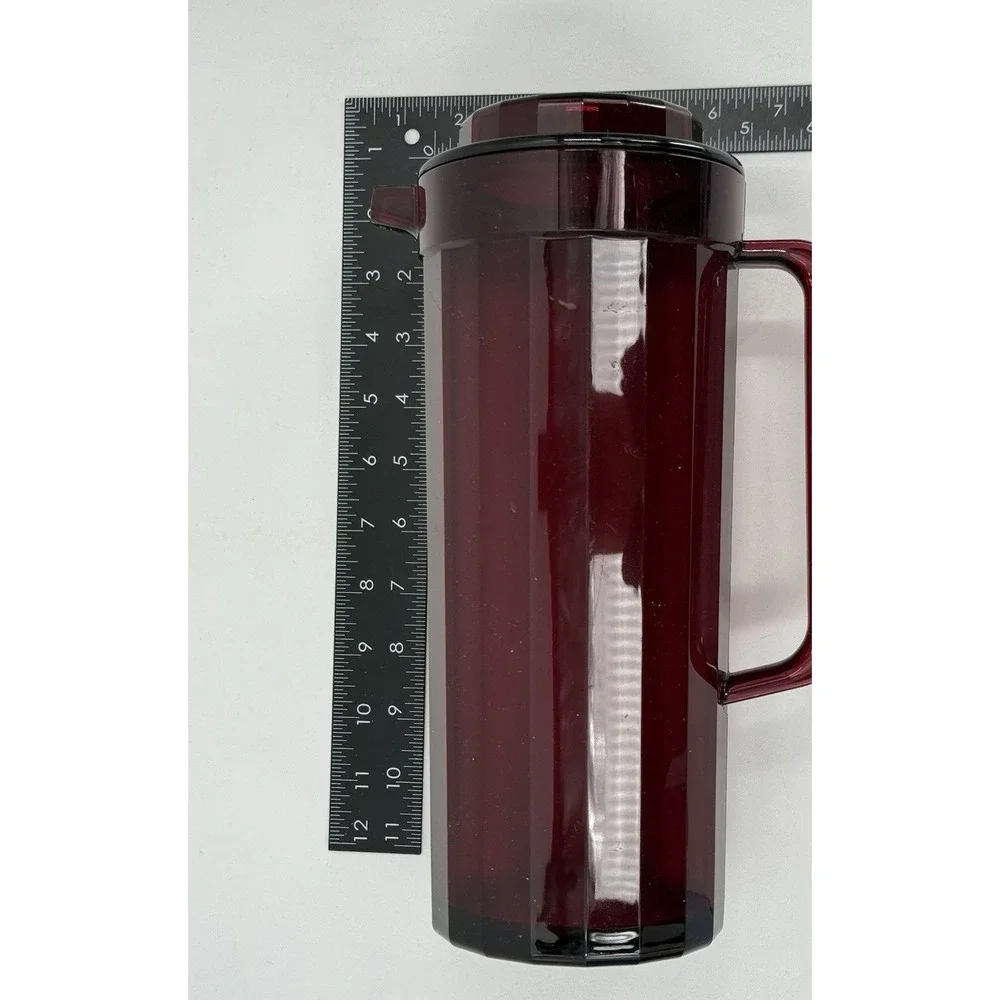 Tupperware Preludio Acrylic 2 Qt Pitcher 2003B-2 Cranberry Red, Lid 2004A-4‎ NEW
